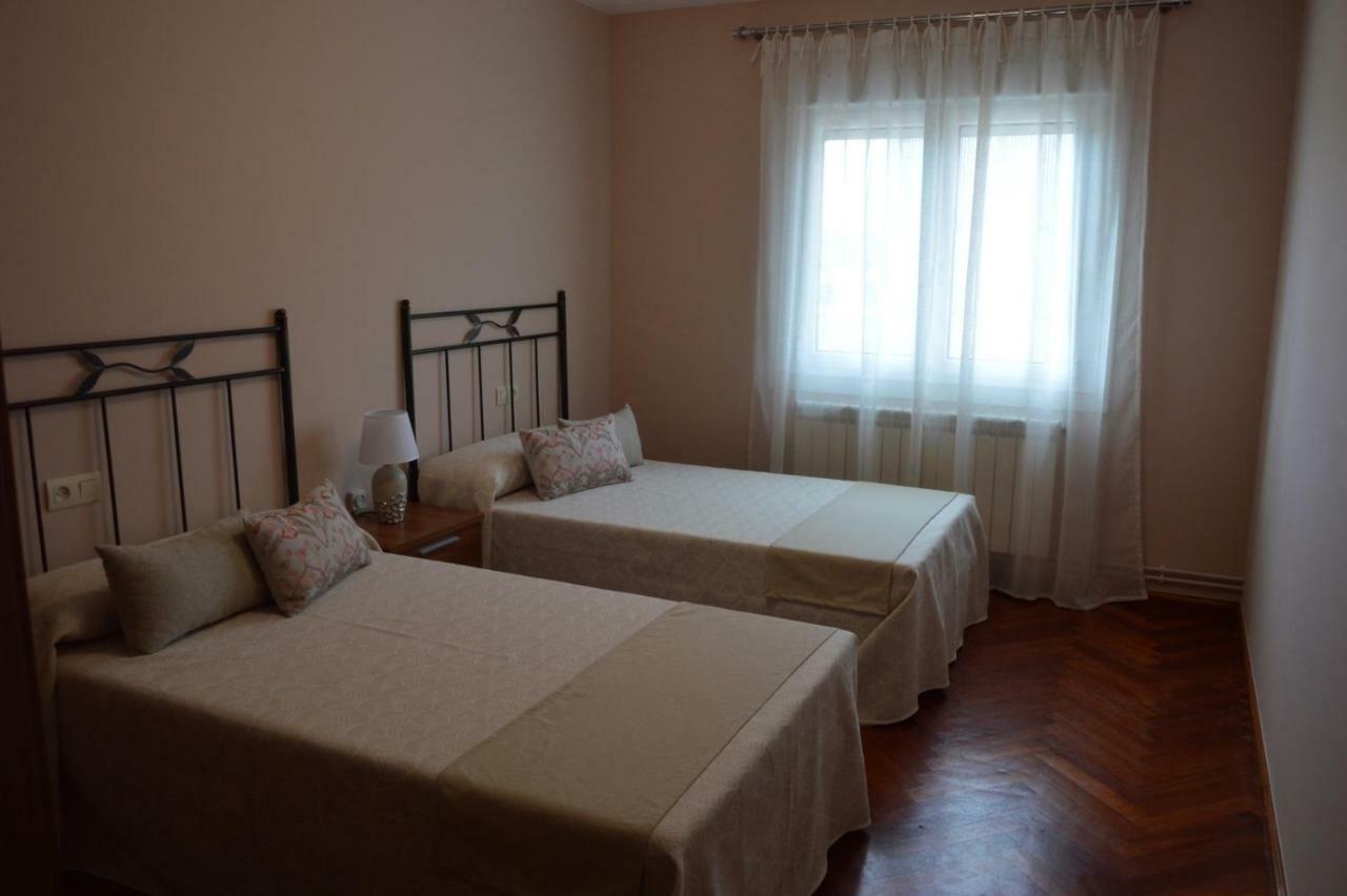דירות Arzúa Piso Da Empegada מראה חיצוני תמונה