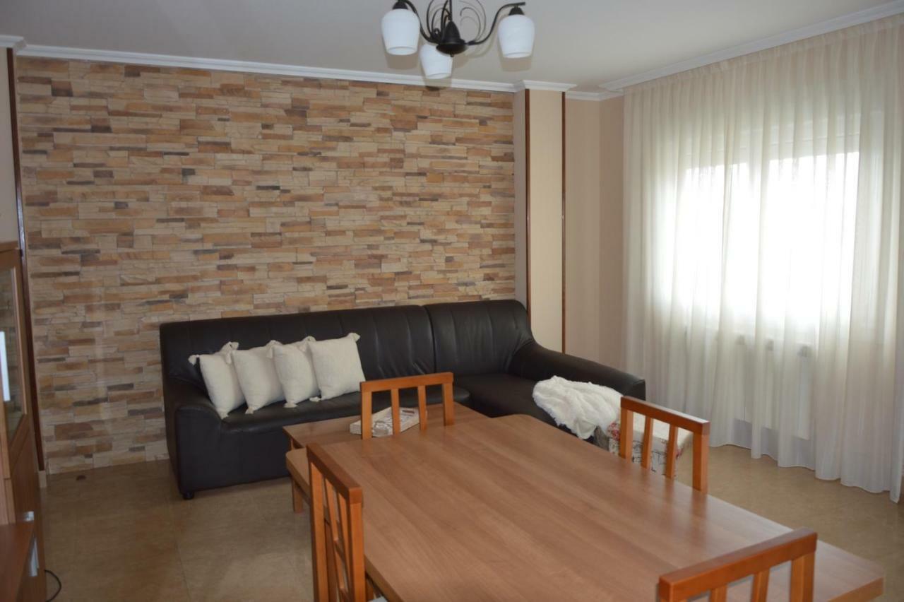 דירות Arzúa Piso Da Empegada מראה חיצוני תמונה
